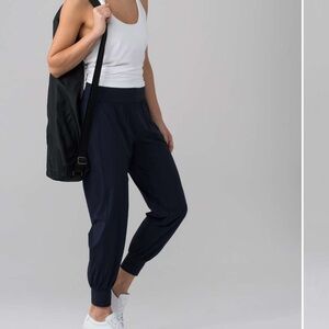 Lululemon Sun Setter Jogger (28") in Midnight Navy Quick Dry Stretch size 4